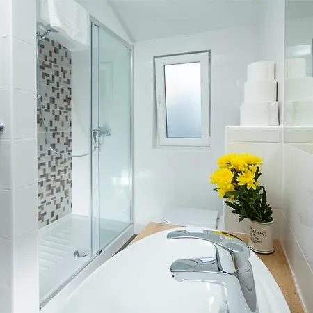 Guest house Apartments & Room Rollex Split