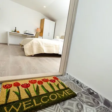 Apartments & Room Rollex 4*